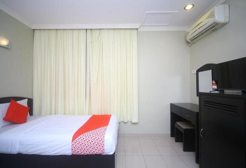 בית מלון כפרי London By Oyo Rooms