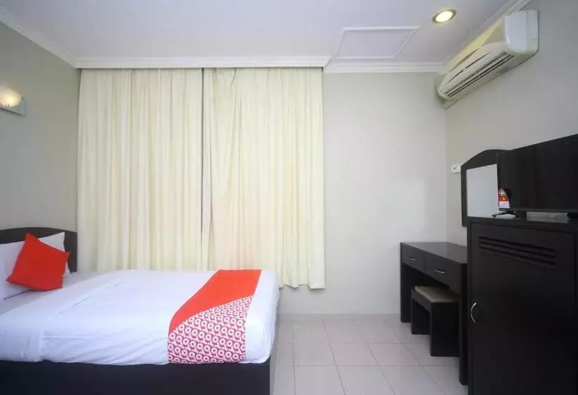 ホテル London By Oyo Rooms