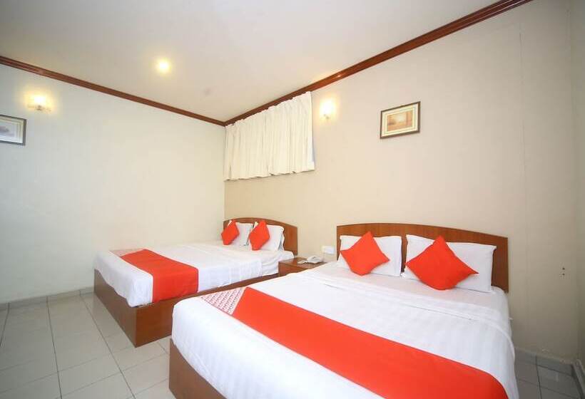 בית מלון כפרי London By Oyo Rooms