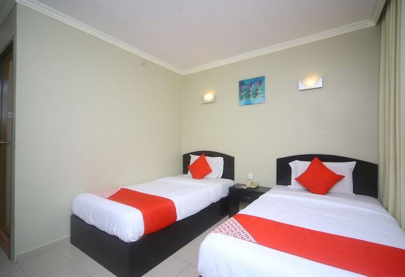 בית מלון כפרי London By Oyo Rooms