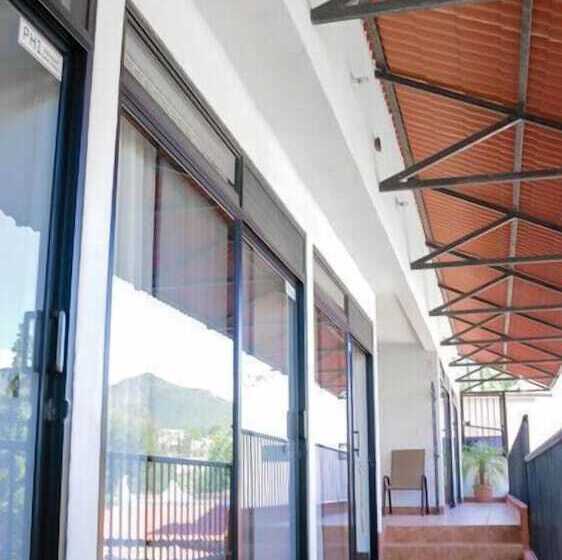 هتل Quinta Arantxa