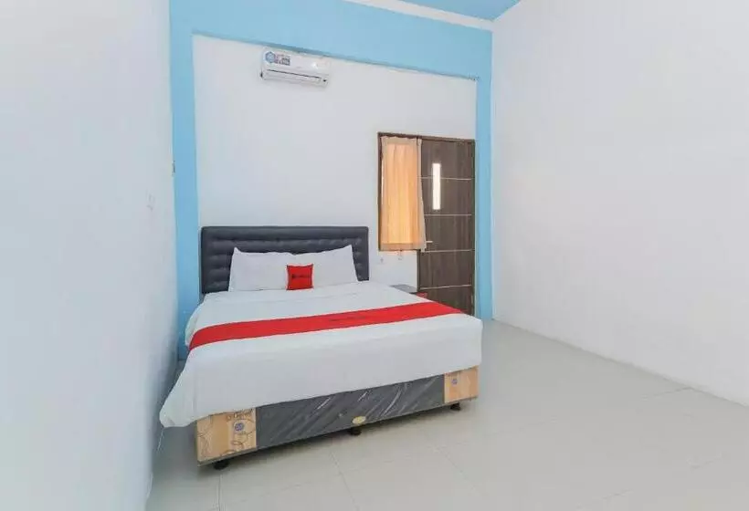 Hotelli Reddoorz At Bypass Town Square Mojokerto