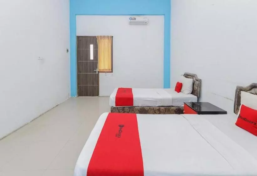 Hotelli Reddoorz At Bypass Town Square Mojokerto