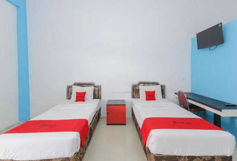 Hotelli Reddoorz At Bypass Town Square Mojokerto