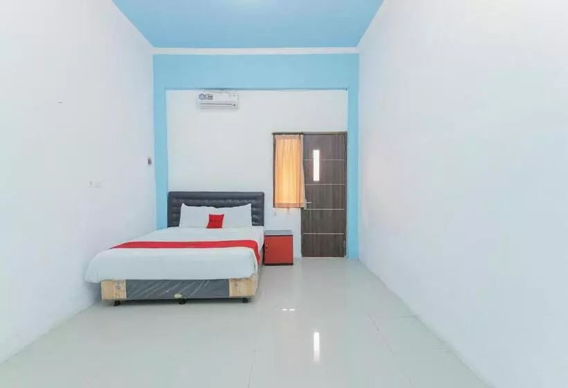 Hotelli Reddoorz At Bypass Town Square Mojokerto