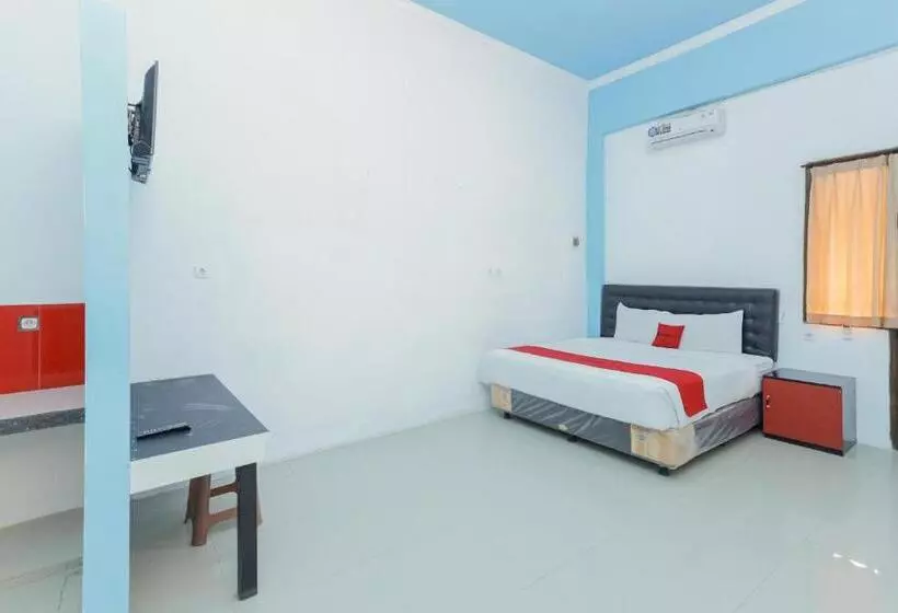 Hotelli Reddoorz At Bypass Town Square Mojokerto