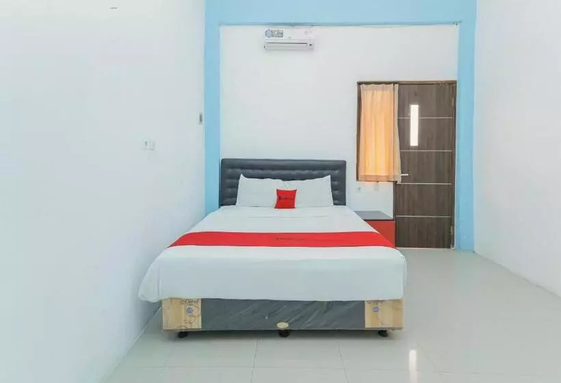 Hotelli Reddoorz At Bypass Town Square Mojokerto