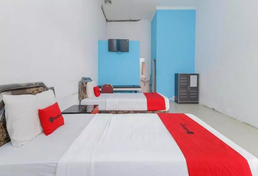 Hotelli Reddoorz At Bypass Town Square Mojokerto