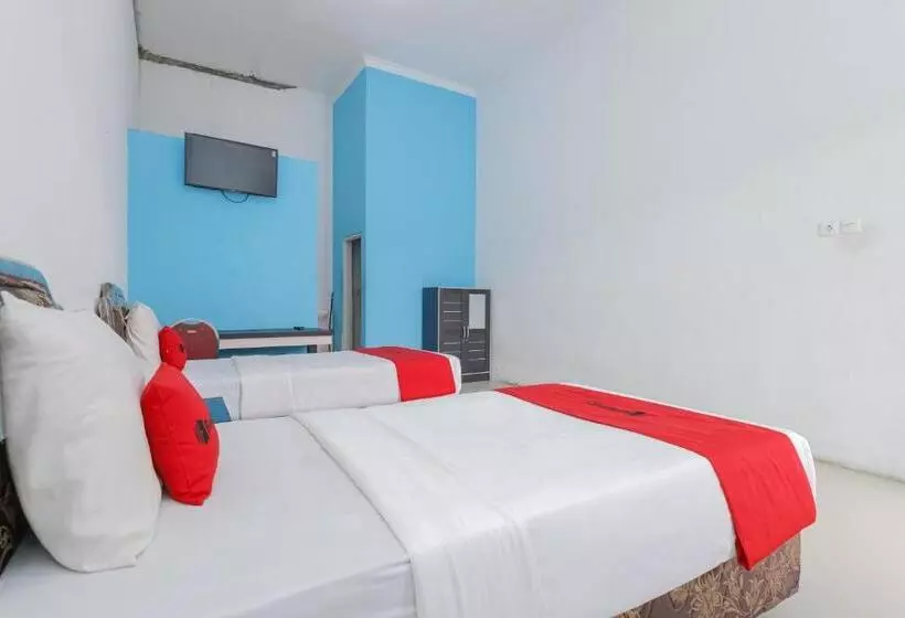 Hotelli Reddoorz At Bypass Town Square Mojokerto