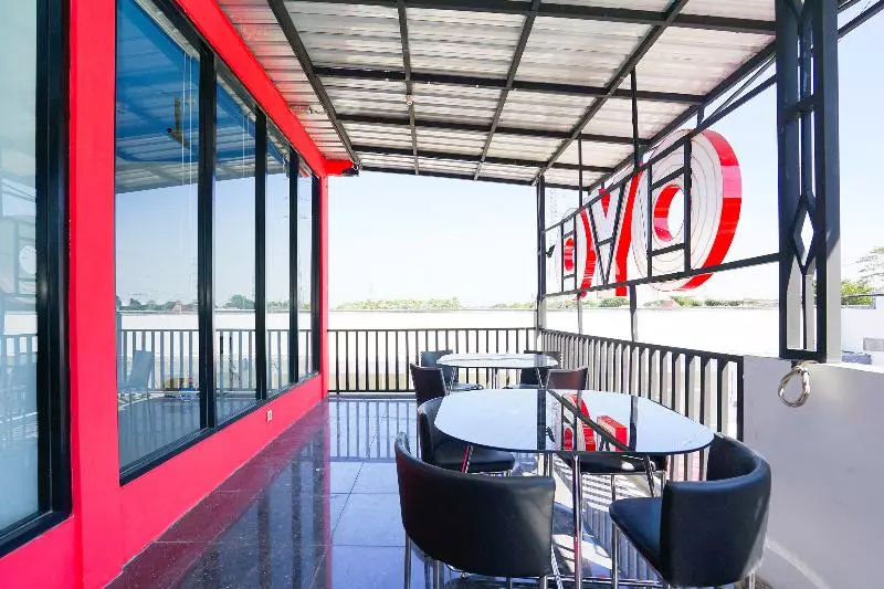 Hotelli Reddoorz At Bypass Town Square Mojokerto