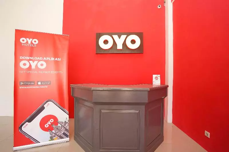 Hotelli Reddoorz At Bypass Town Square Mojokerto