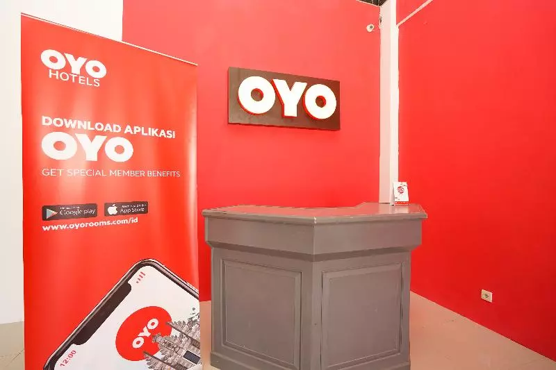 Hotelli Reddoorz At Bypass Town Square Mojokerto