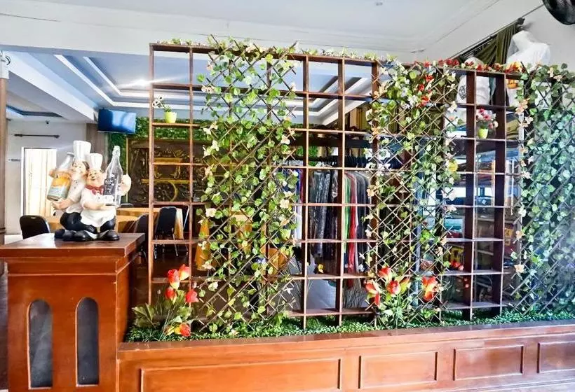 Hotelli Tirta Kencana Syariah By Oyo Rooms