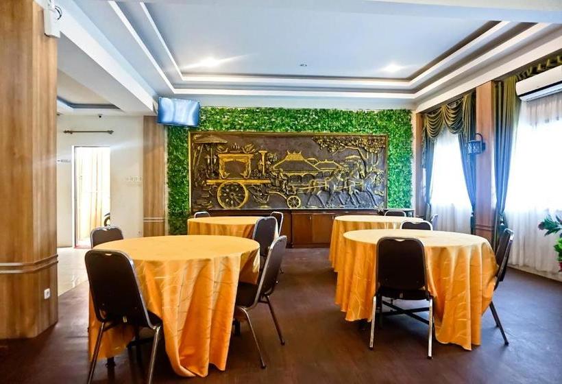 בית מלון כפרי Tirta Kencana Syariah By Oyo Rooms