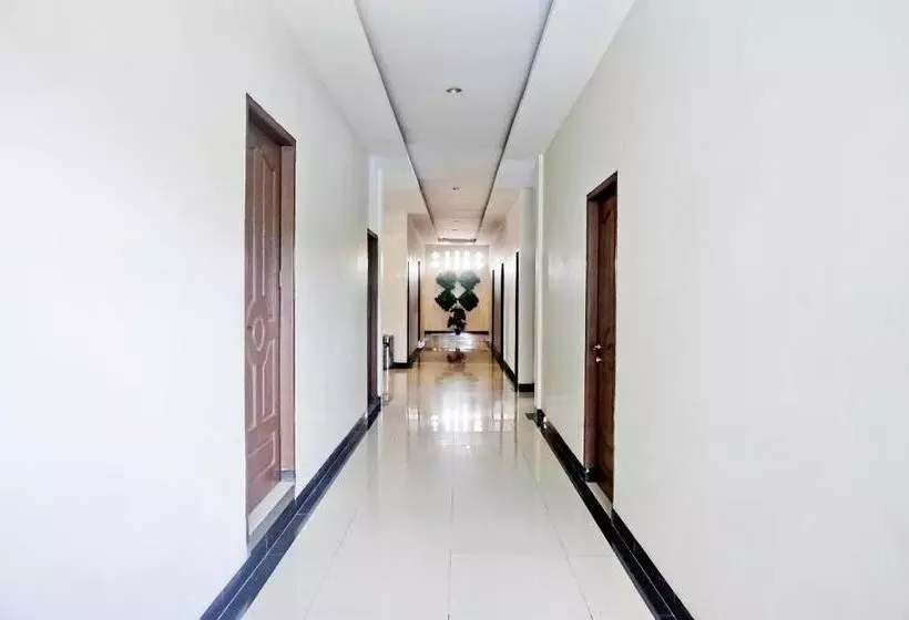 Hotelli Tirta Kencana Syariah By Oyo Rooms