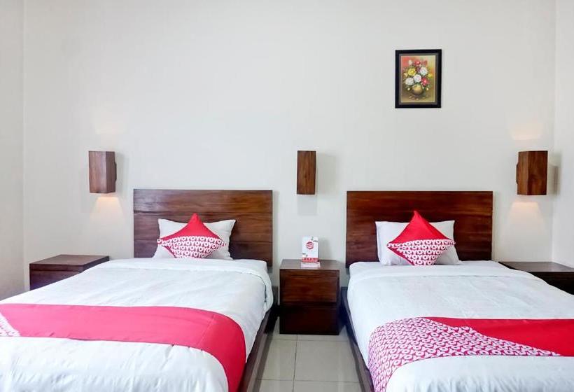 בית מלון כפרי Tirta Kencana Syariah By Oyo Rooms
