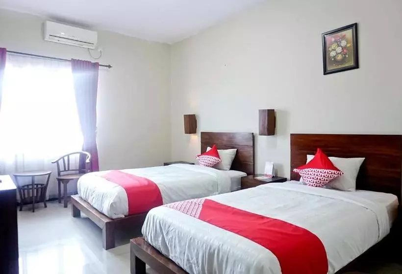 Hotelli Tirta Kencana Syariah By Oyo Rooms