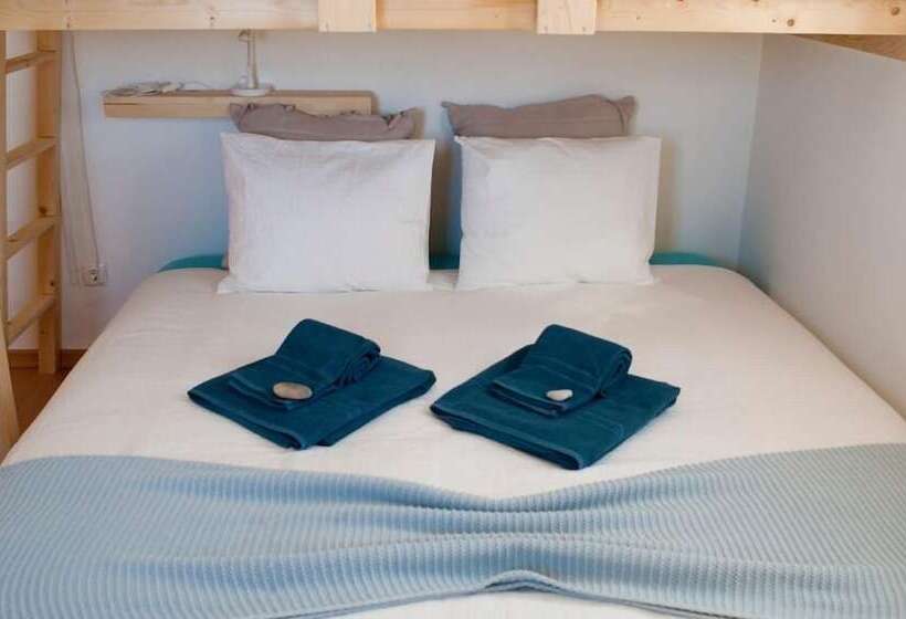 Kokua Surfarm Hostel