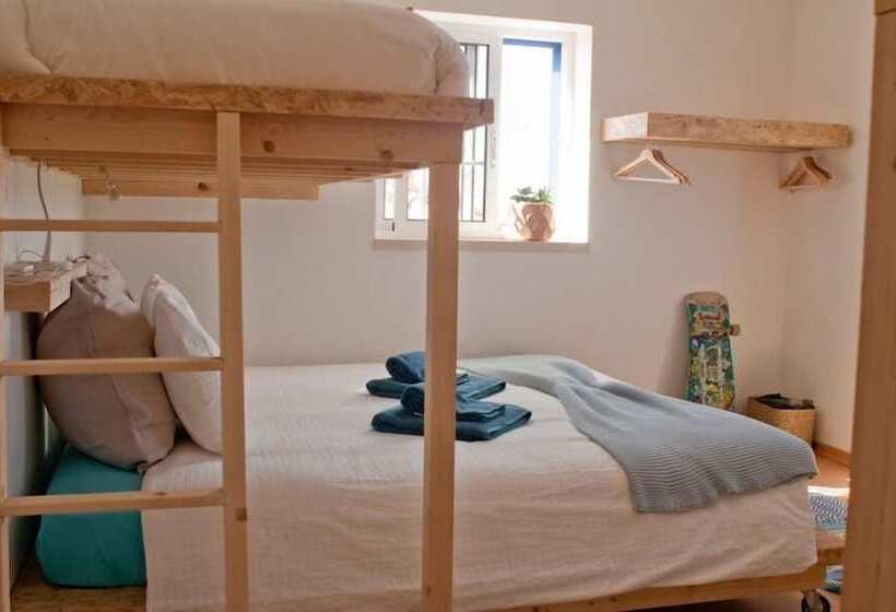 Kokua Surfarm Hostel