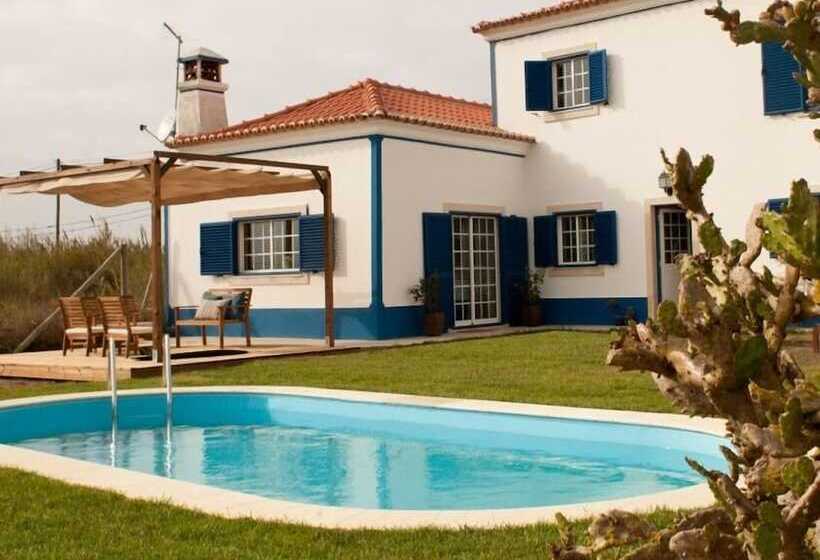 Kokua Surfarm Hostel