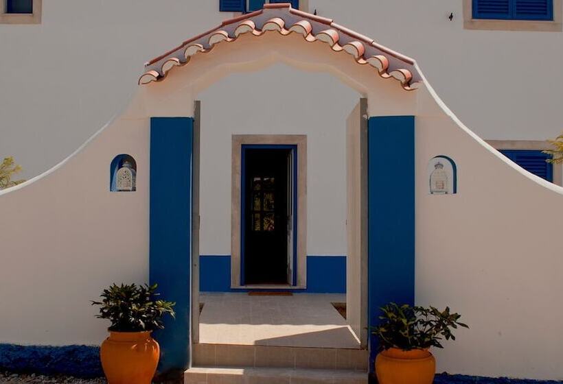 Kokua Surfarm Hostel