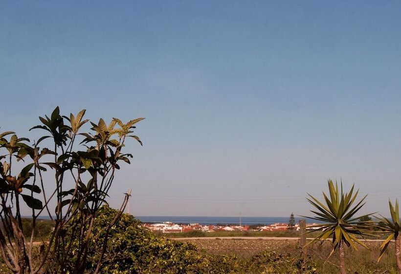 Kokua Surfarm Hostel