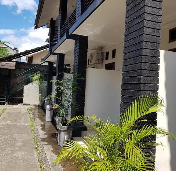 پانسیون Kost & Homestay 911