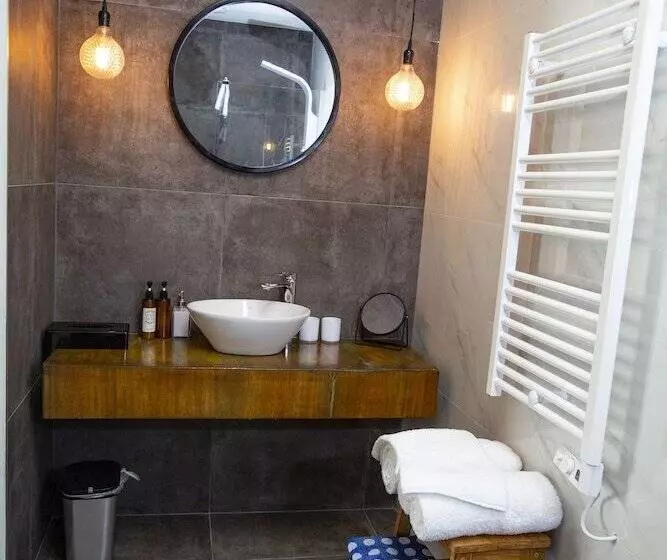 تختخواب و صبحانه Pjazza Suites Boutique Hotel By Cx Collection