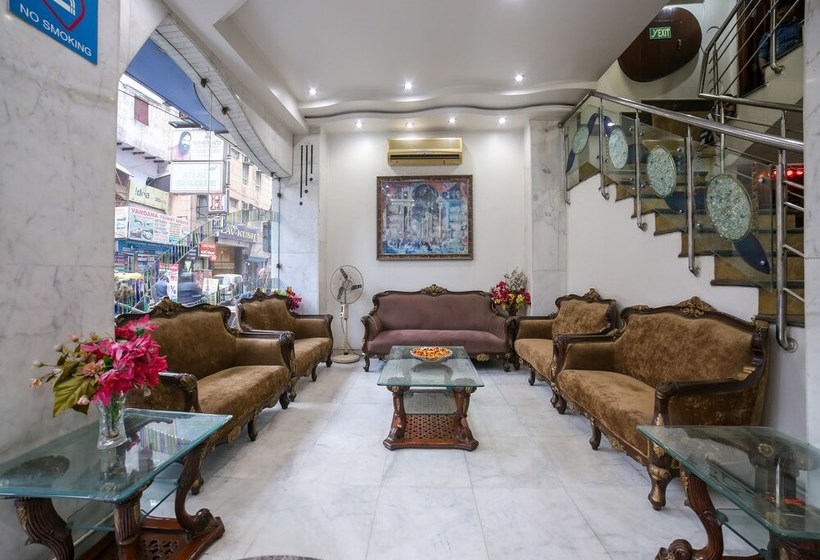 ホテル Belmond Rooms By Oyo Rooms