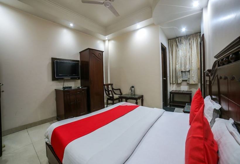 ホテル Belmond Rooms By Oyo Rooms