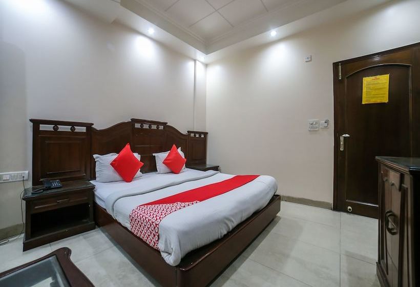 ホテル Belmond Rooms By Oyo Rooms