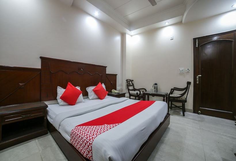 ホテル Belmond Rooms By Oyo Rooms