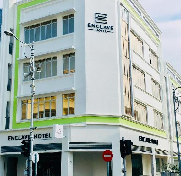 فندق Enclave Business