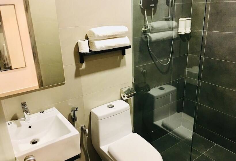 فندق Enclave Business