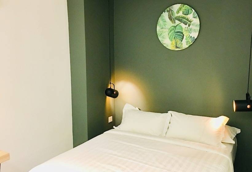 فندق Enclave Business