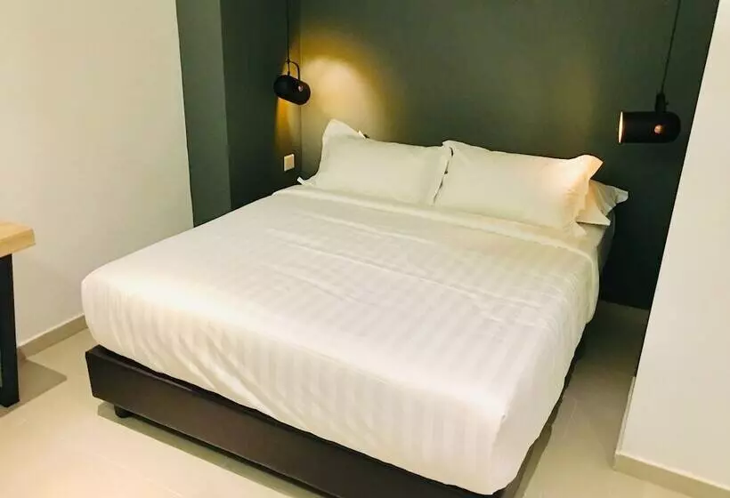 ホテル Enclave Business