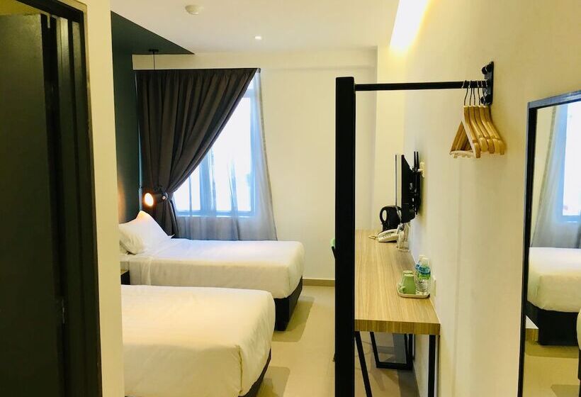 فندق Enclave Business