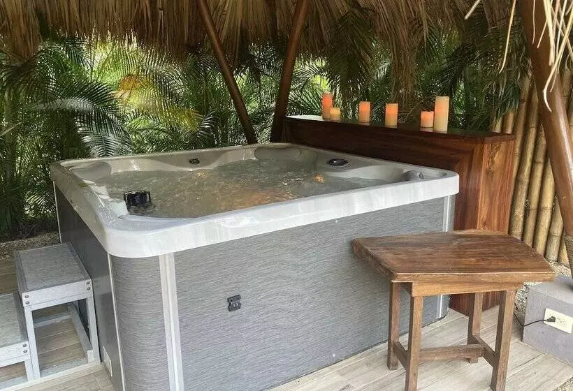 هتل Mikado Natural Lodge