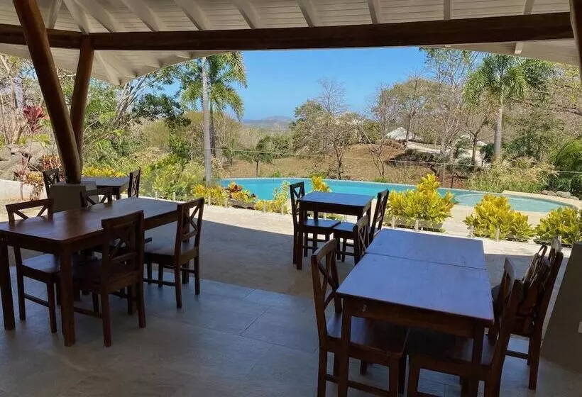 هتل Mikado Natural Lodge