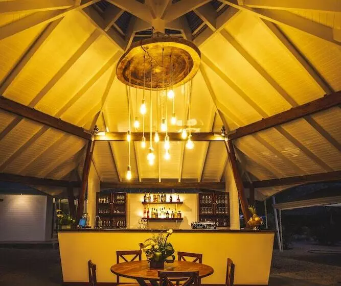 هتل Mikado Natural Lodge