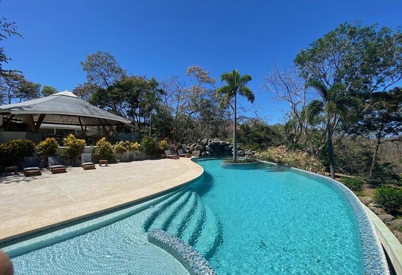 Hotel Mikado Natural Lodge