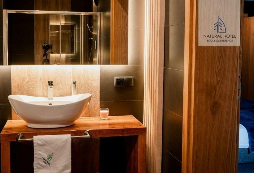 Natural Hotel W Rezerwacie Przy Plaży Na Wyspie