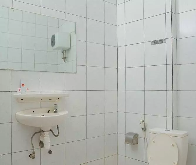 هتل Niaga By Oyo Rooms