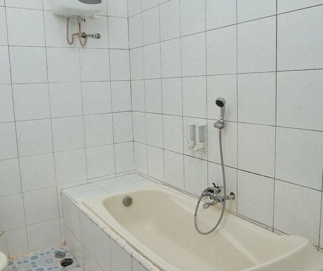 호텔 Niaga By Oyo Rooms