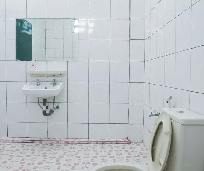 هتل Niaga By Oyo Rooms