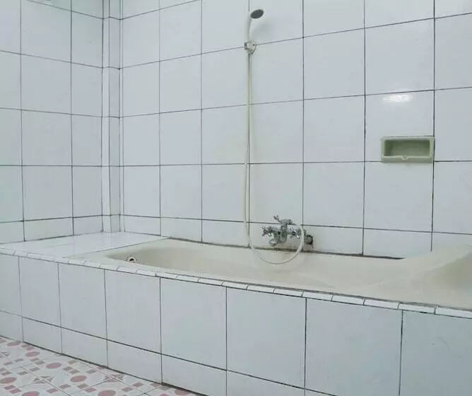 هتل Niaga By Oyo Rooms