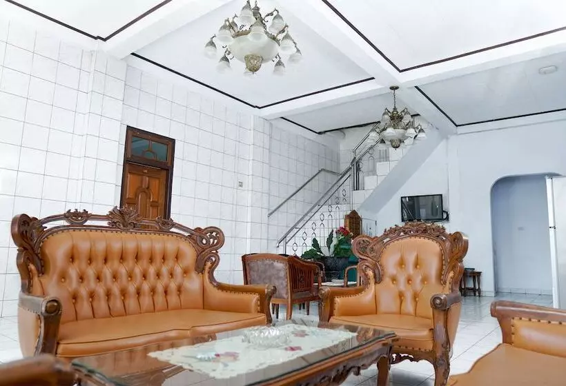 هتل Niaga By Oyo Rooms