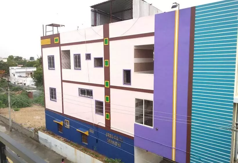 Hotelli Sree Guru Sannidhi A Budget Luxury Lodge