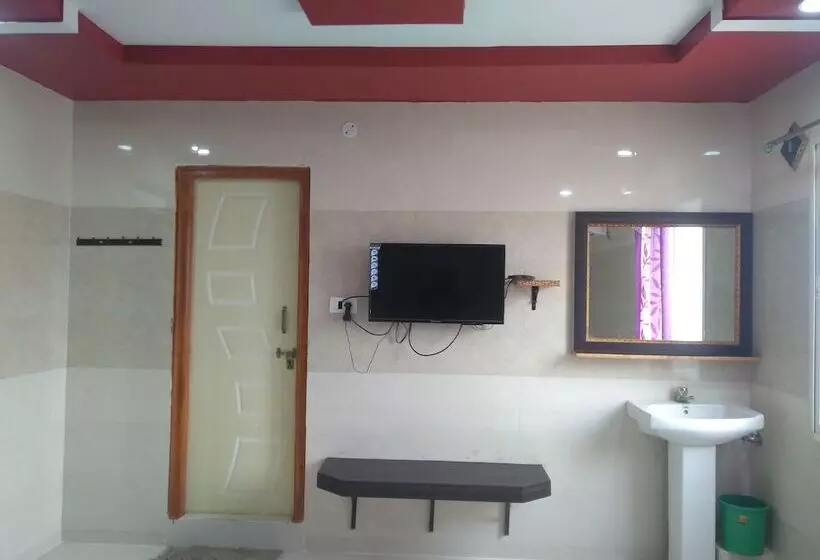 Hotelli Sree Guru Sannidhi A Budget Luxury Lodge