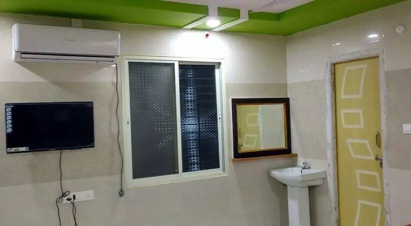 Hotelli Sree Guru Sannidhi A Budget Luxury Lodge